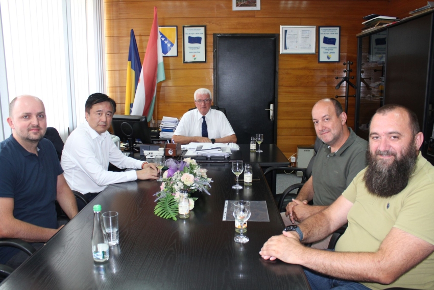 LNPAq1IOytBHyeSyI7pod7cMmT0l.jpg news819.jpg